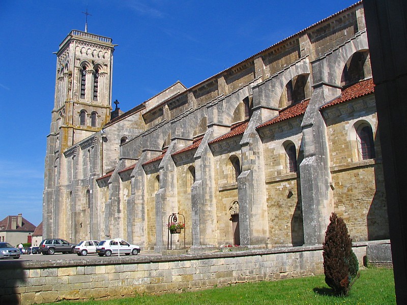 l'église de l'extérieur, Vézelay