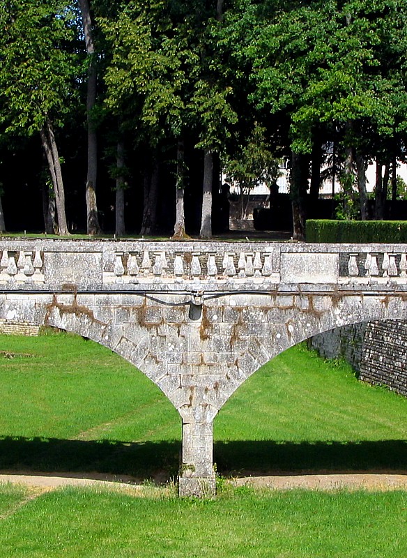 Chteau d'Epoisses, le pont d'entre