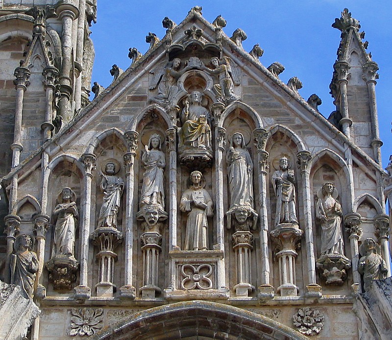 Saint-père,  la façade