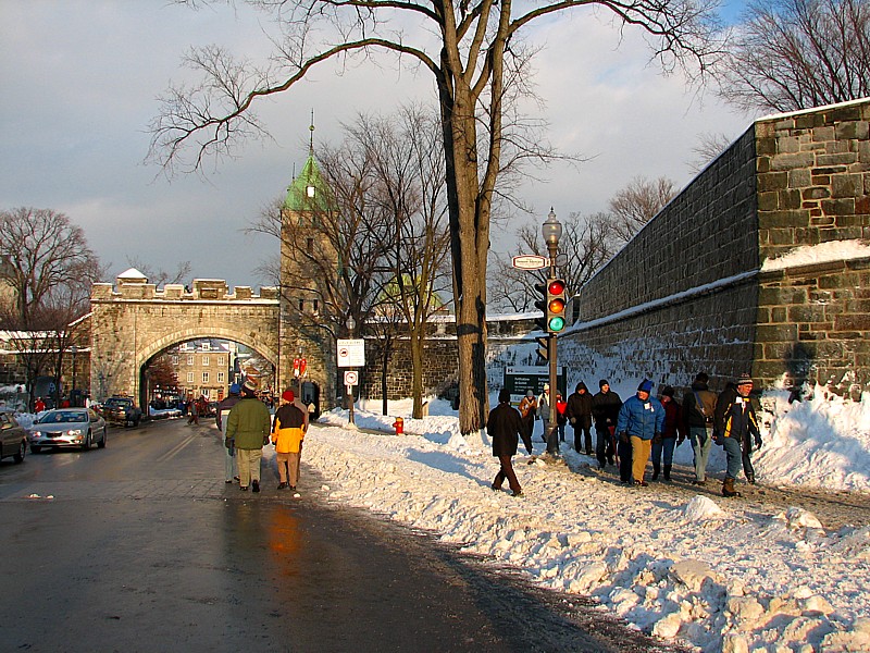 À la porte Saint-Louis