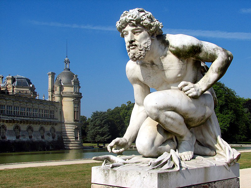 Chantilly,  la statue du parc