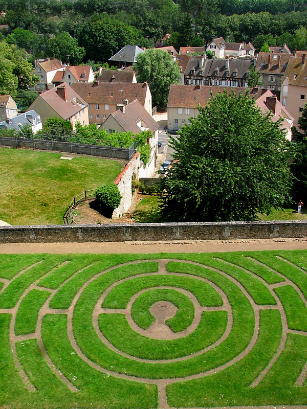 Chartres,  le jardin labyrinthe