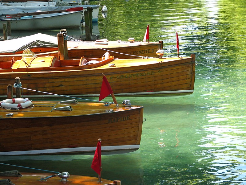 Les barques du lac dAnnecy