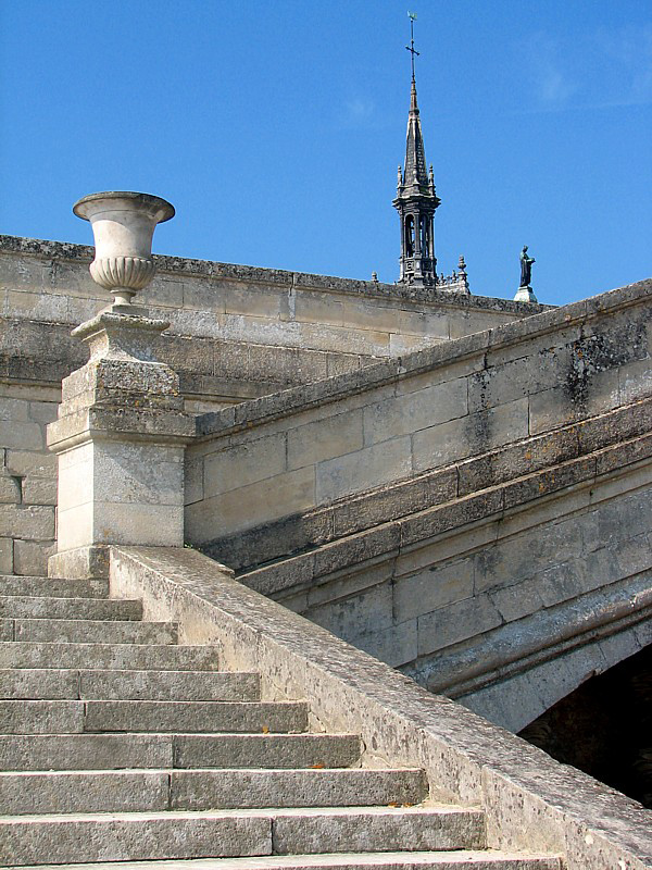 Chantilly,  l'escalier et la chapelle