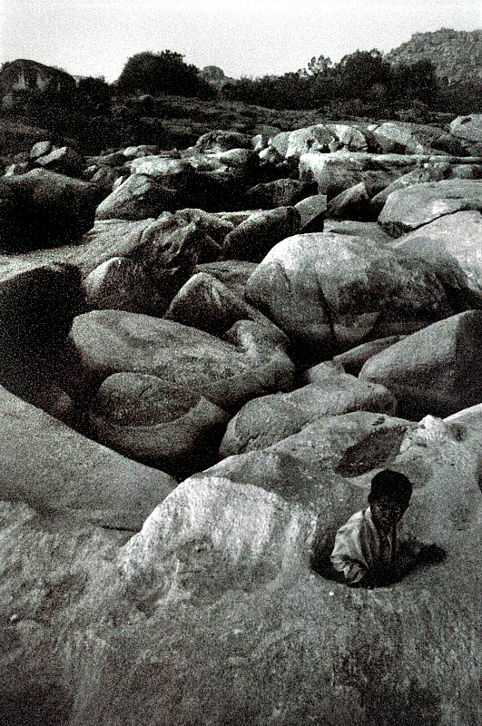 Kid in the Hole (Hampi-India)