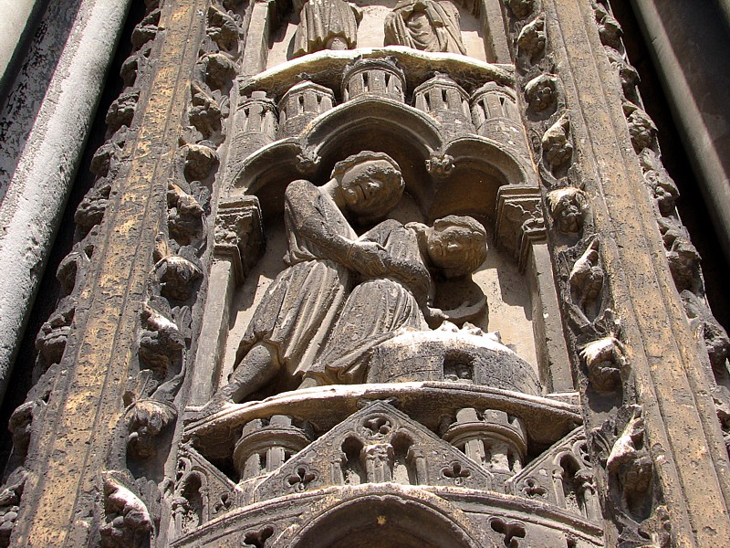 les murs de la cathdrale de Chartres