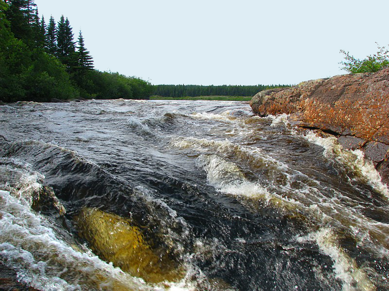 la chute de la rivire aux rochers