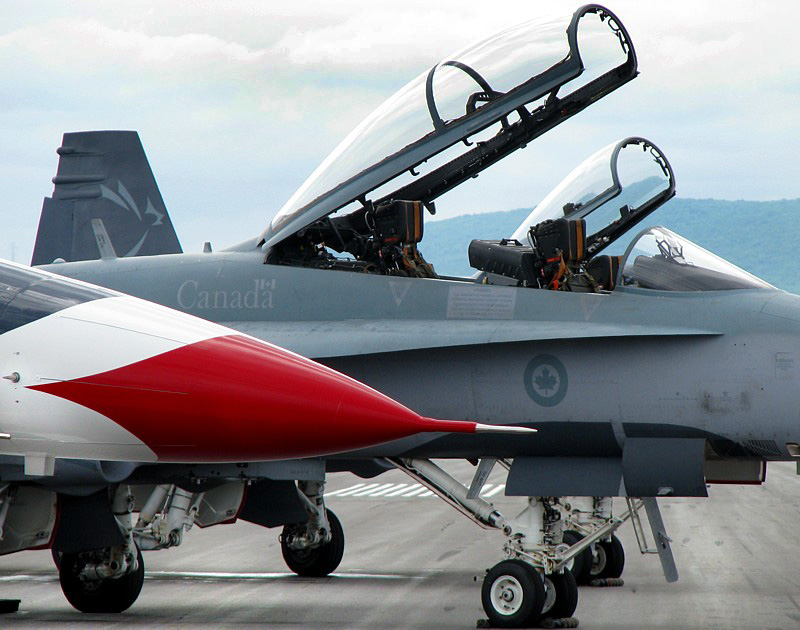 nez rouge du F-16
