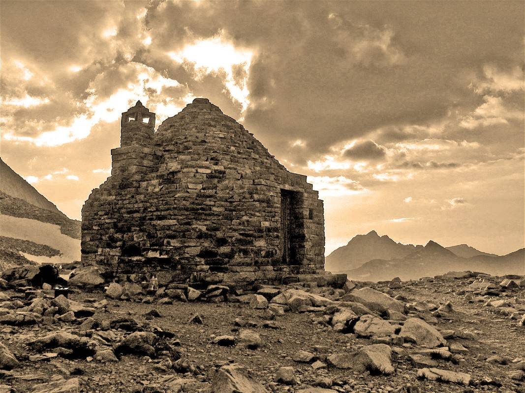 John Muir Memorial Shelter  at 11955 ft on Muir Pass