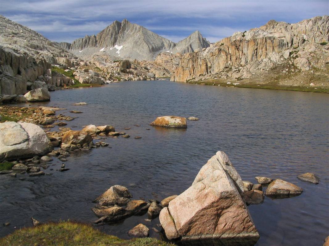 Seven Gables peak and Baby Bear lake in the Bear Lakes basin