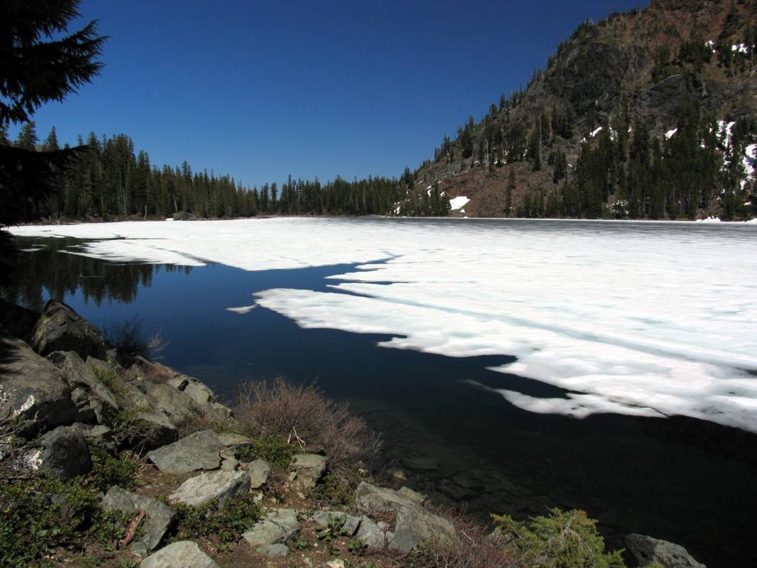 Cliff lake and the winters still there