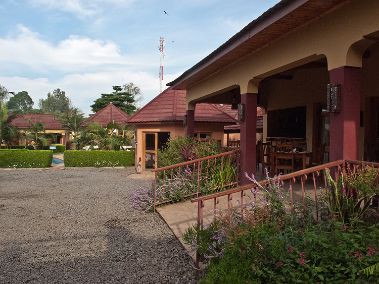 Ahadi Lodge