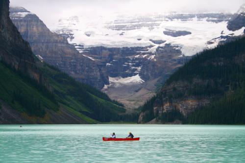 6141 Canoe on Lake Louise.jpg