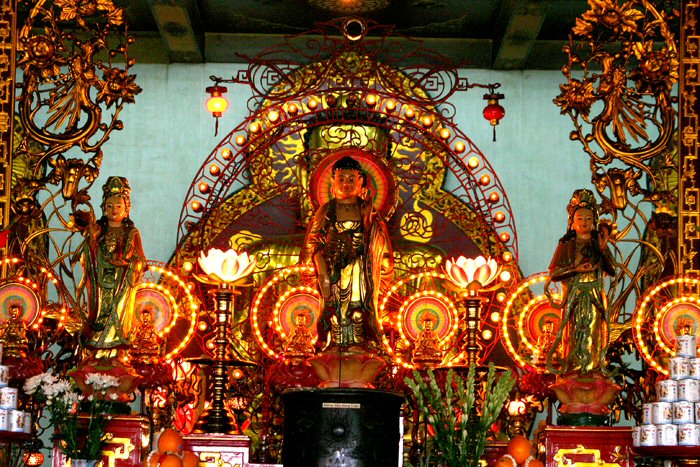 Cha Vinh Nghim Temple