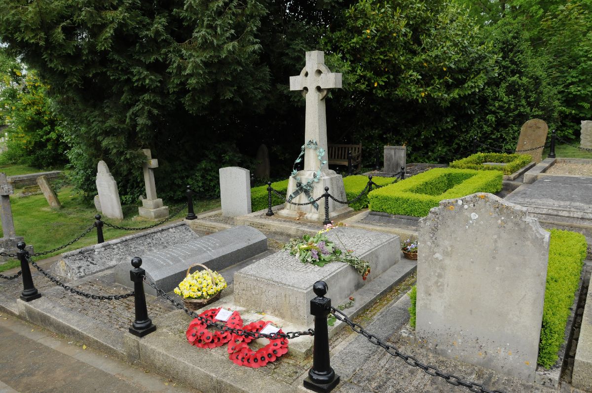 May 19, Winston Churchill Grave