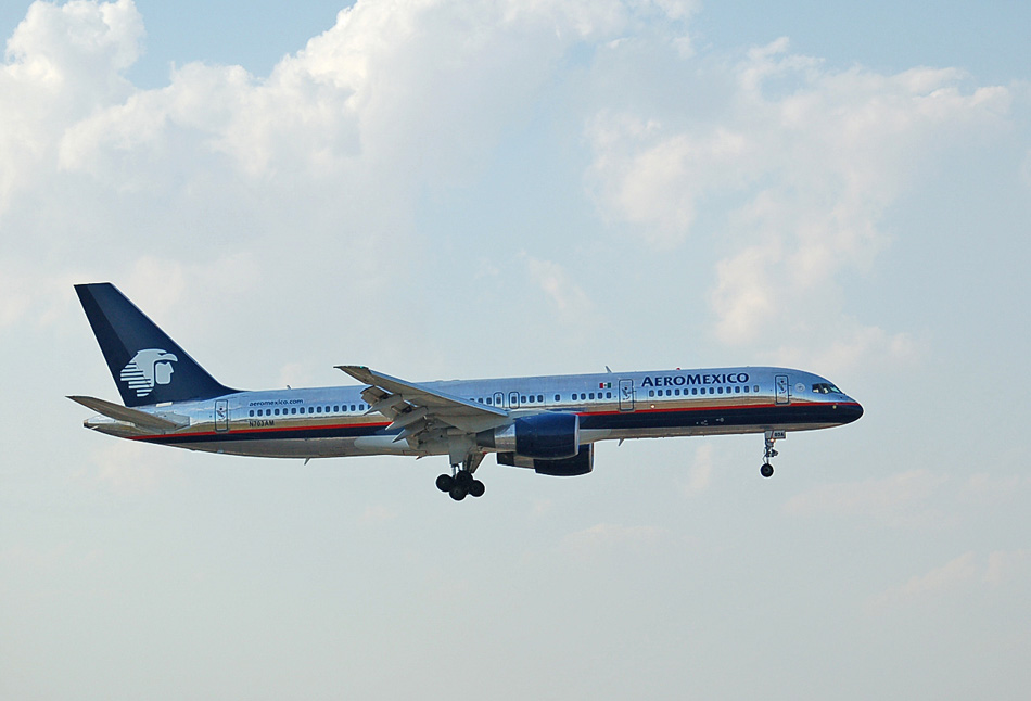 N703AM Aeromexico Boeing 757-200