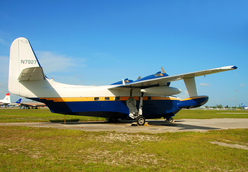Private Grumman Hu-16 ( N7927 )