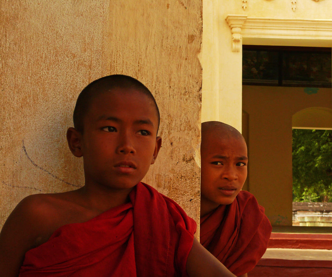 Two novices Shwezigon Bagan.jpg