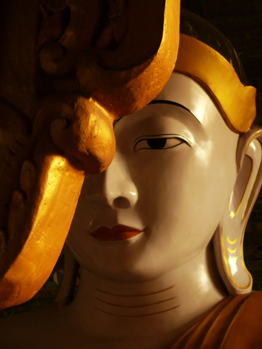 Hidden Buddha Shwedagon 2.jpg
