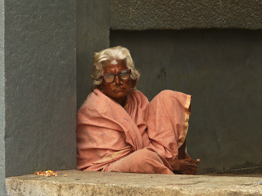 Woman Kanchipuram.jpg