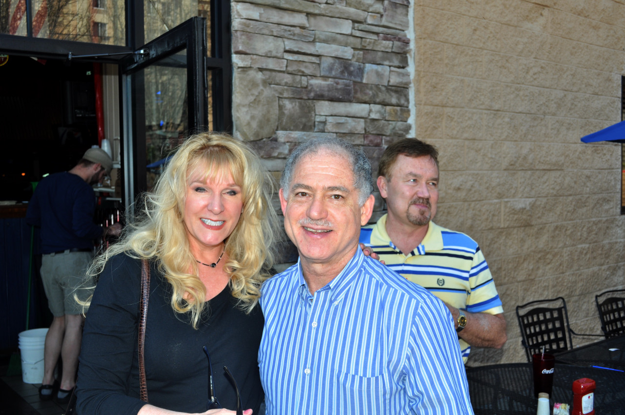 CSC_0028 Donna Reynolds n Mike.JPG