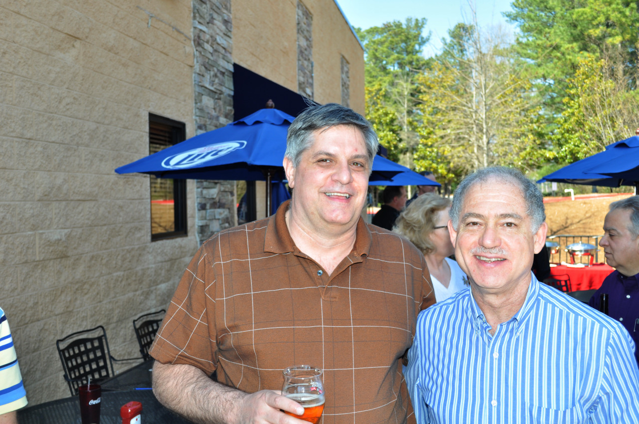CSC_0029 Jim Harkins n Mike.JPG