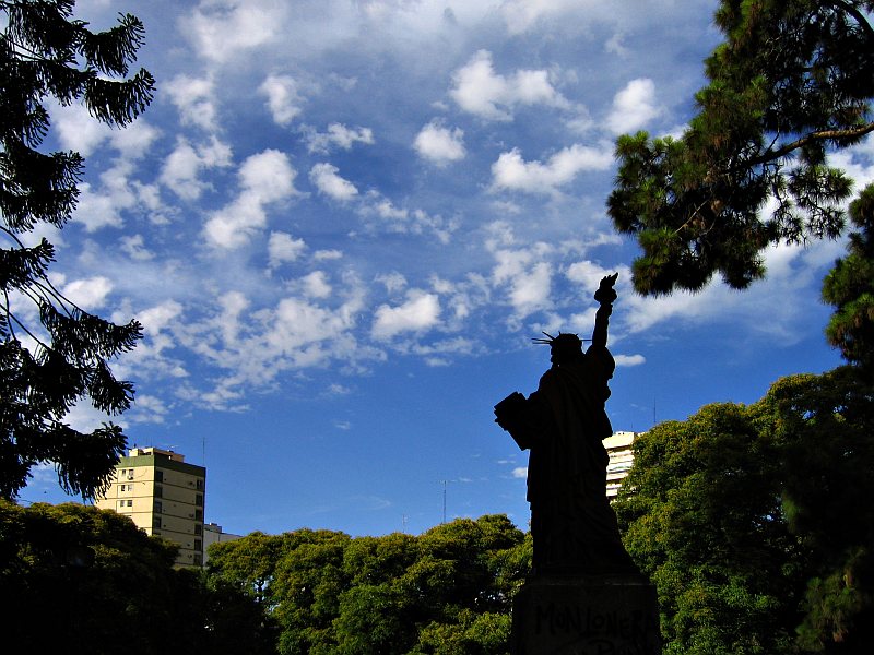 Statue of Liberty, Barracas de Belgrano