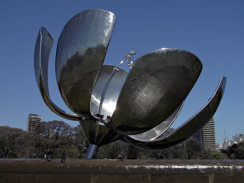 Floralis Genrica, Recoleta