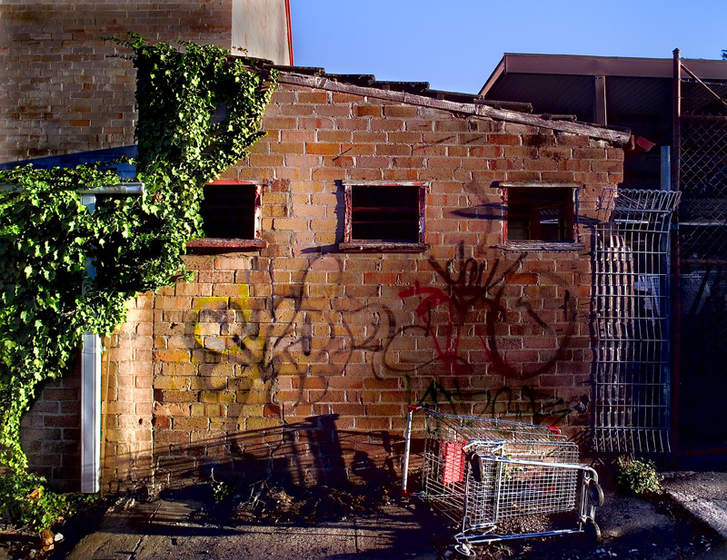 Trolley and Wall by MHG