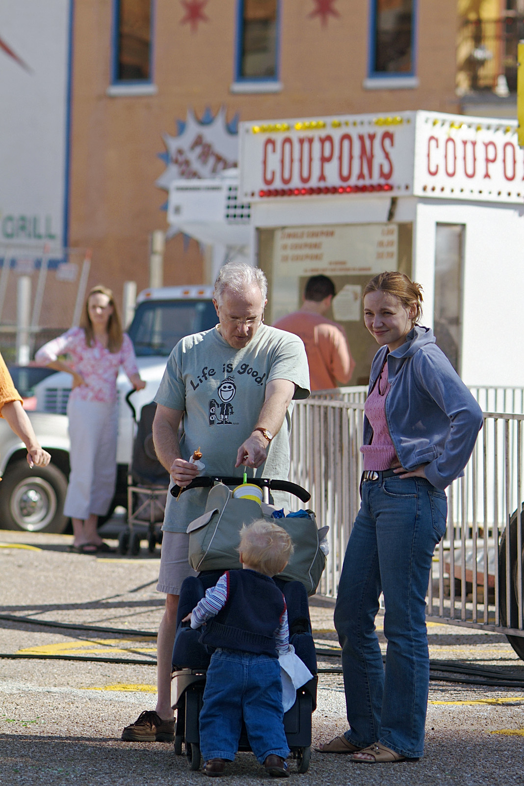 Bob, Evi & PA with corn dog 02