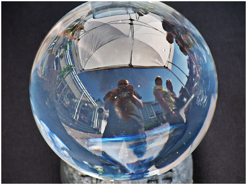 F100_03106_crystal_ball