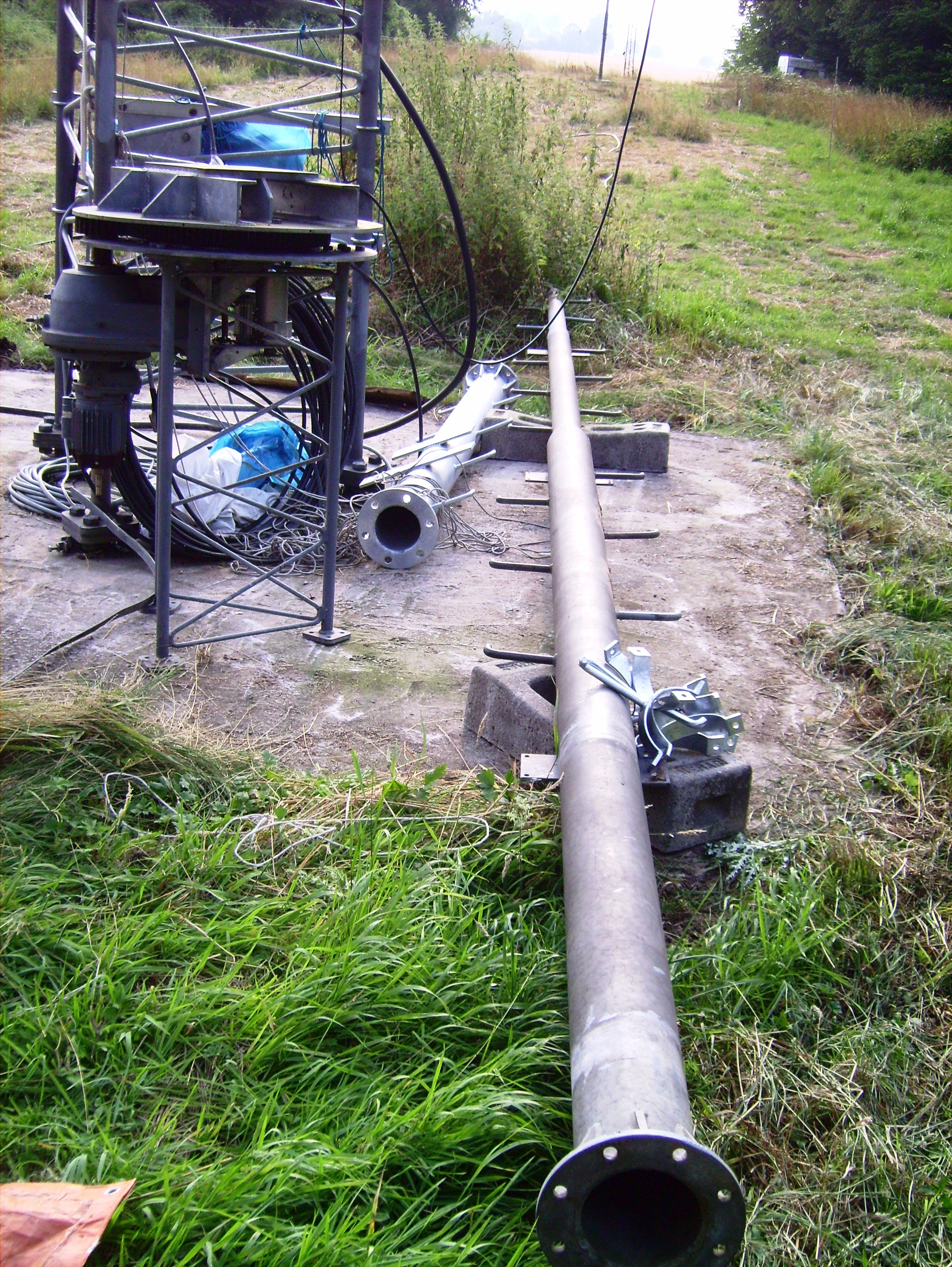 Upper part of mast