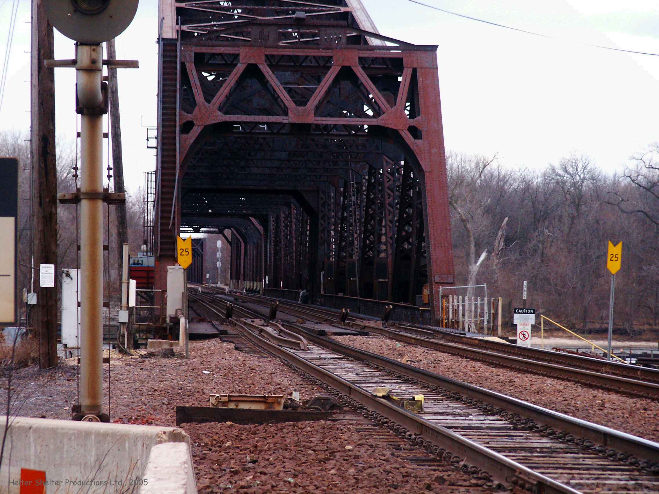 UP bridge over Mississippi at Clinton, Iowa, close up.jpg