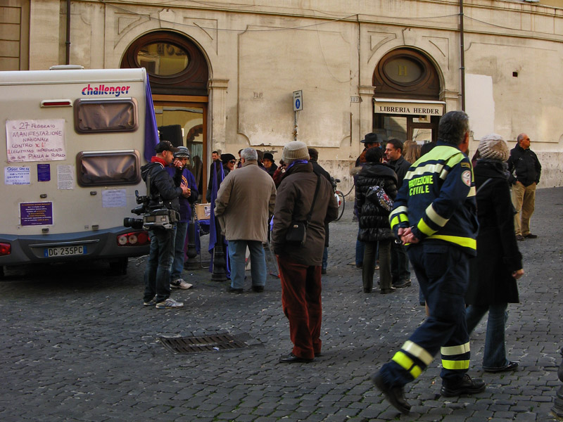 On Piazza Montecitorio1229