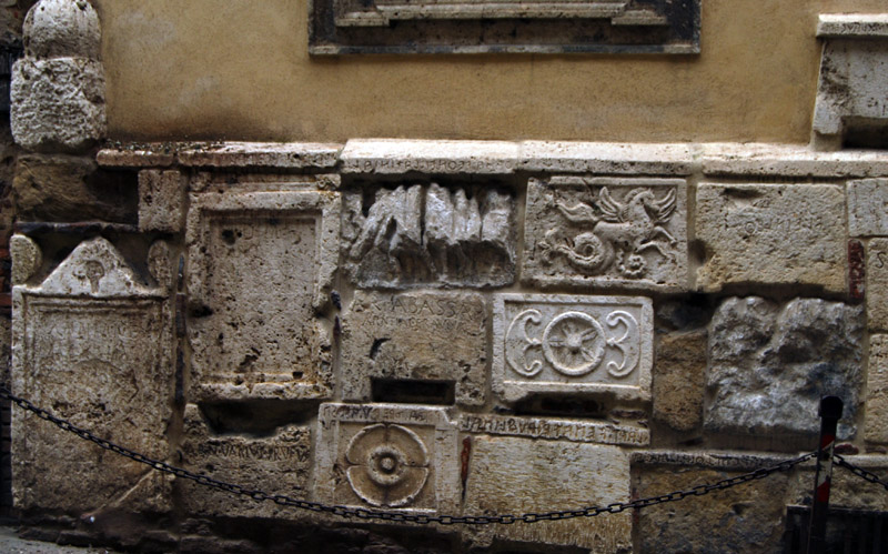 Palazzo Bucelli, Old Stones4574