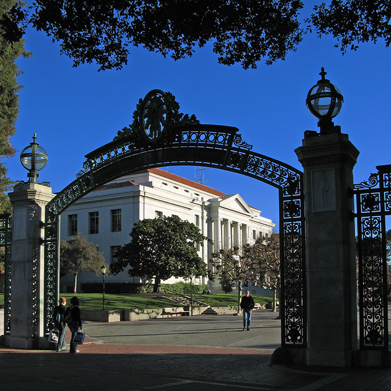 Sather Gate looking towards Sproul Plaza4613