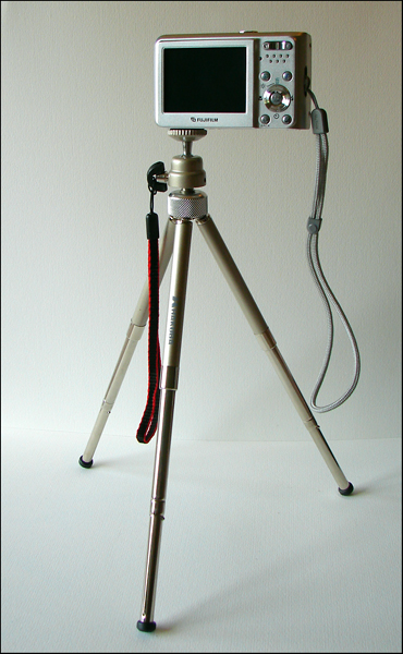 Fuji F30 with Mini Tripod- legs extended