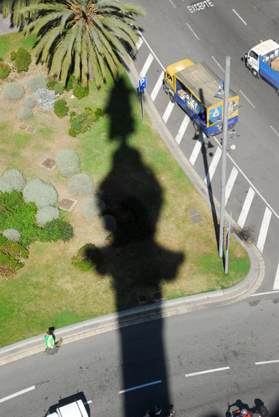 Shadow of the Monument a Colom seen from the top