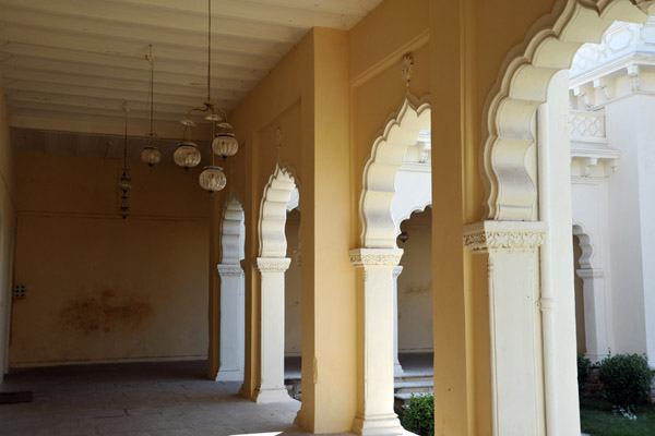Covered walkway around the Northern Courtyard, Chowmahalla Palace