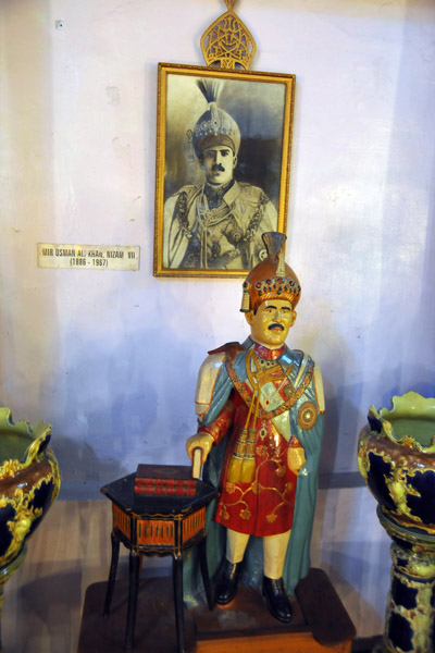 Portrait and ceramic image of the Nizam