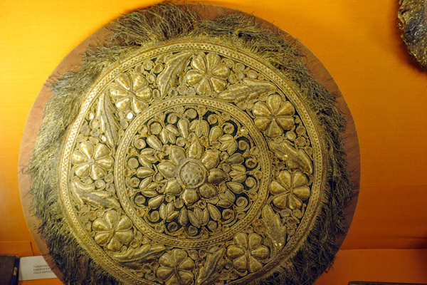 Toraposh embroidery in gold zardoshi work