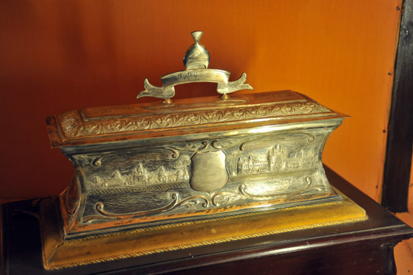 Silver casket with an address presented by the Anglo Indian Community