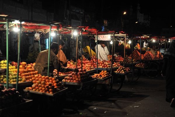 Vegetable market around the Charminar, old town Hyderabad