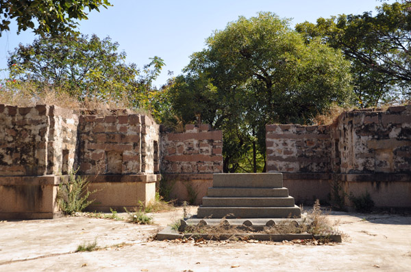 Incomplete tomb, perhaps the tomb of the last king, Abdul Hasan