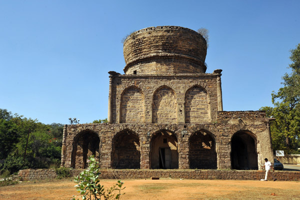 Mirza Nizamuddin Tomb - incomplete