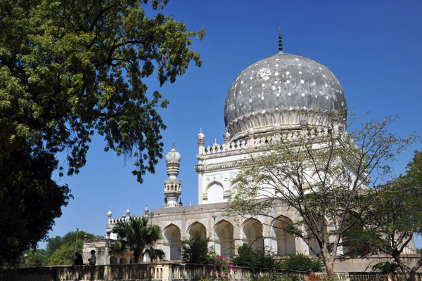 Tomb of Hayat Bakhshi Begum, daugher of Sultan Mohammed Quli Qutb Shah, the 5th Sultan