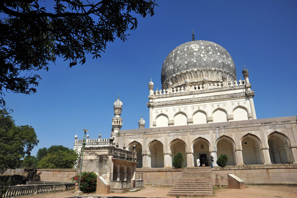 Tomb of Hayath Bakshi Begum, wife of Muhammed Qutub Shah, the 6th Sultan