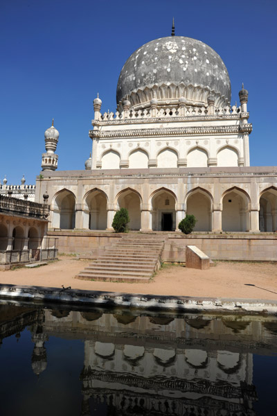 Tomb of Hayath Bakshi Begum, affectionately known as 'Ma Saheba' or Revered Mother