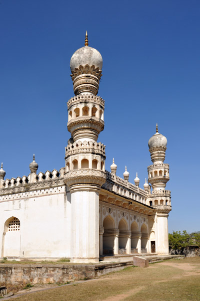 Great Mosque behind the Tomb of Hayat Bakhshi Begum