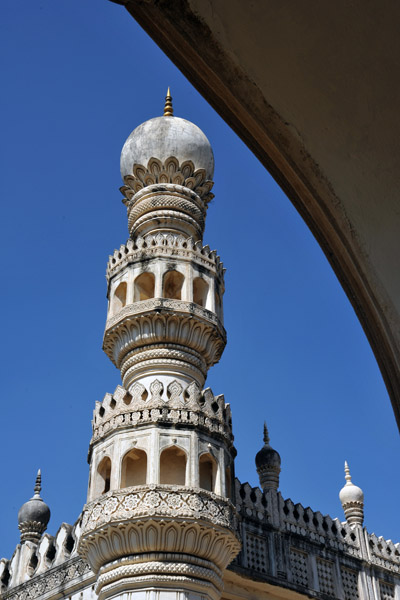 Great Mosque of the Tombs of Qutb Shahi, 1668